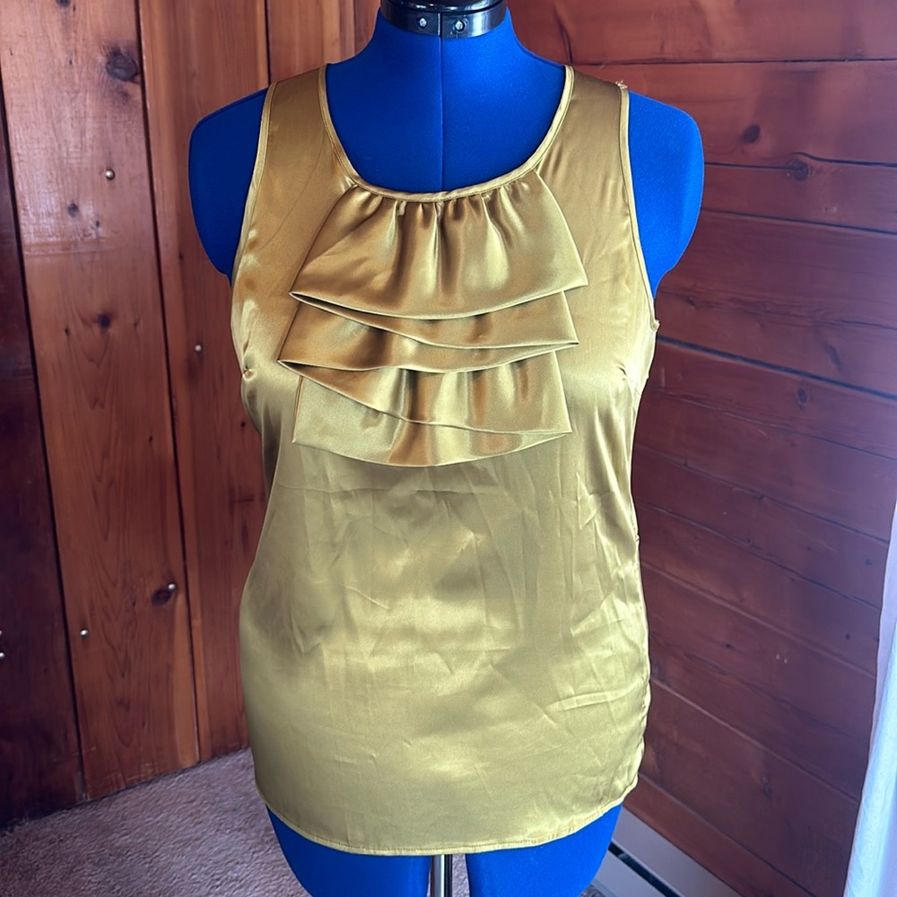 New York & Company Green Satin Ruffle Front Tank Top Size 6